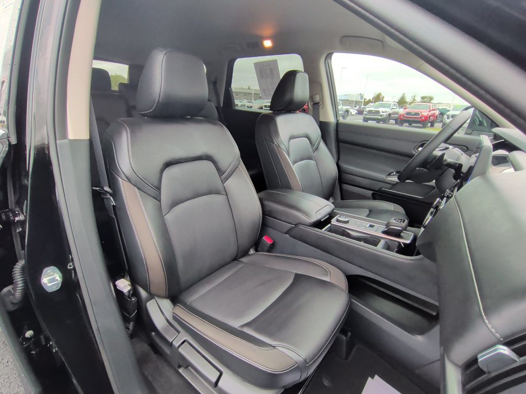 Used 2026 Black Nissan SL image 25