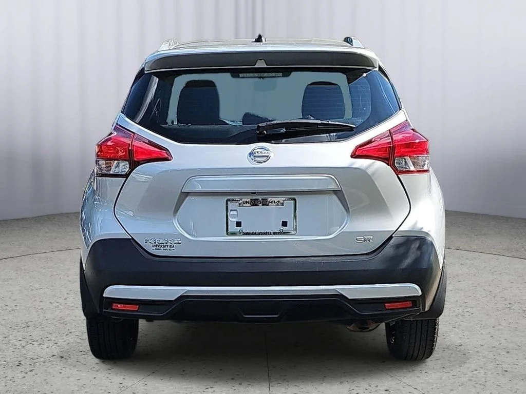 Used 2019 Silver Nissan SR image 4