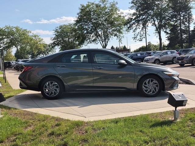 Certified Used 2024 Gray Hyundai SEL image 8