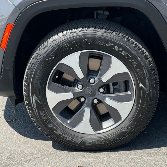 Used 2024 Gray Jeep 4xe image 12