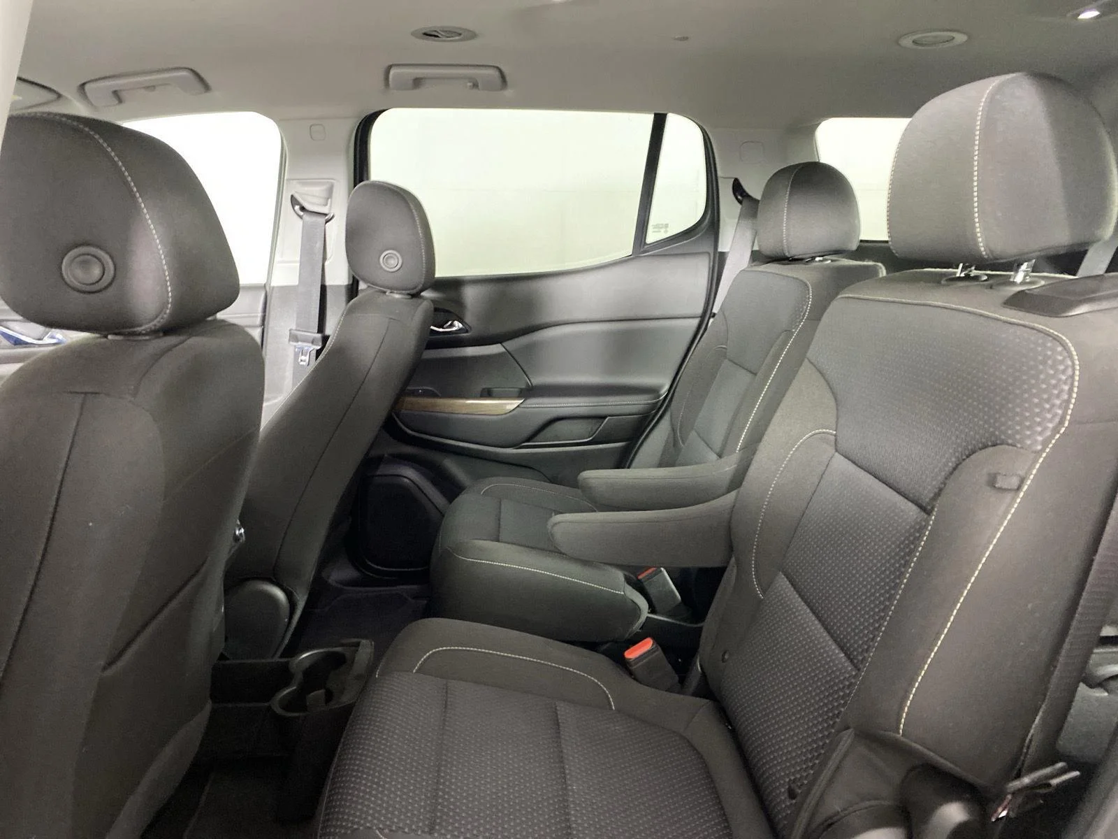 Used 2023 VOLCANIC RED TINTCOAT GMC SLE image 22