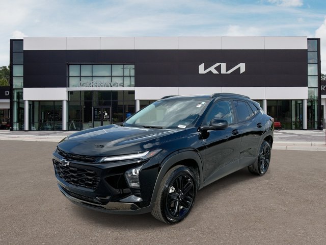 Used 2025 Black Chevrolet ACTIV image 4