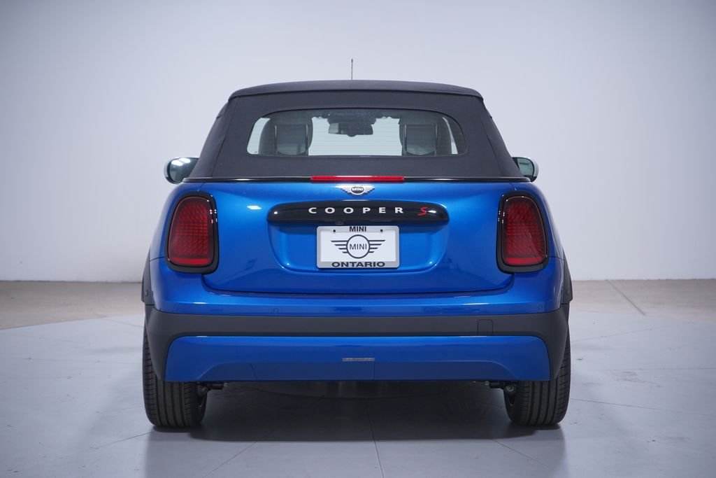 New 2026 Blue MINI Signature Plus image 5