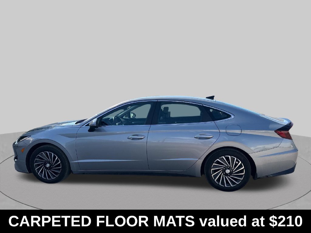 Used 2023 Silver Hyundai SEL image 2