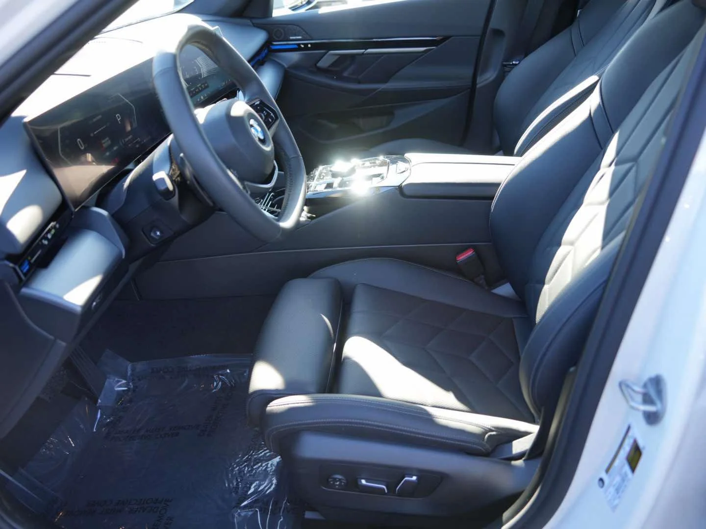Used 2025 Alpine White BMW 530i Sedan image 14