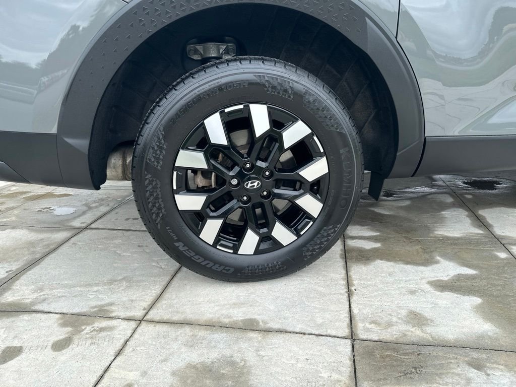 Used 2025 Gray Hyundai SE image 6