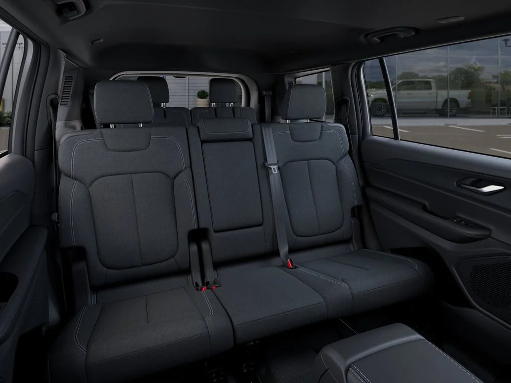 New 2025 Velvet Red Pearl-Coat Exterior Paint Jeep Laredo image 16