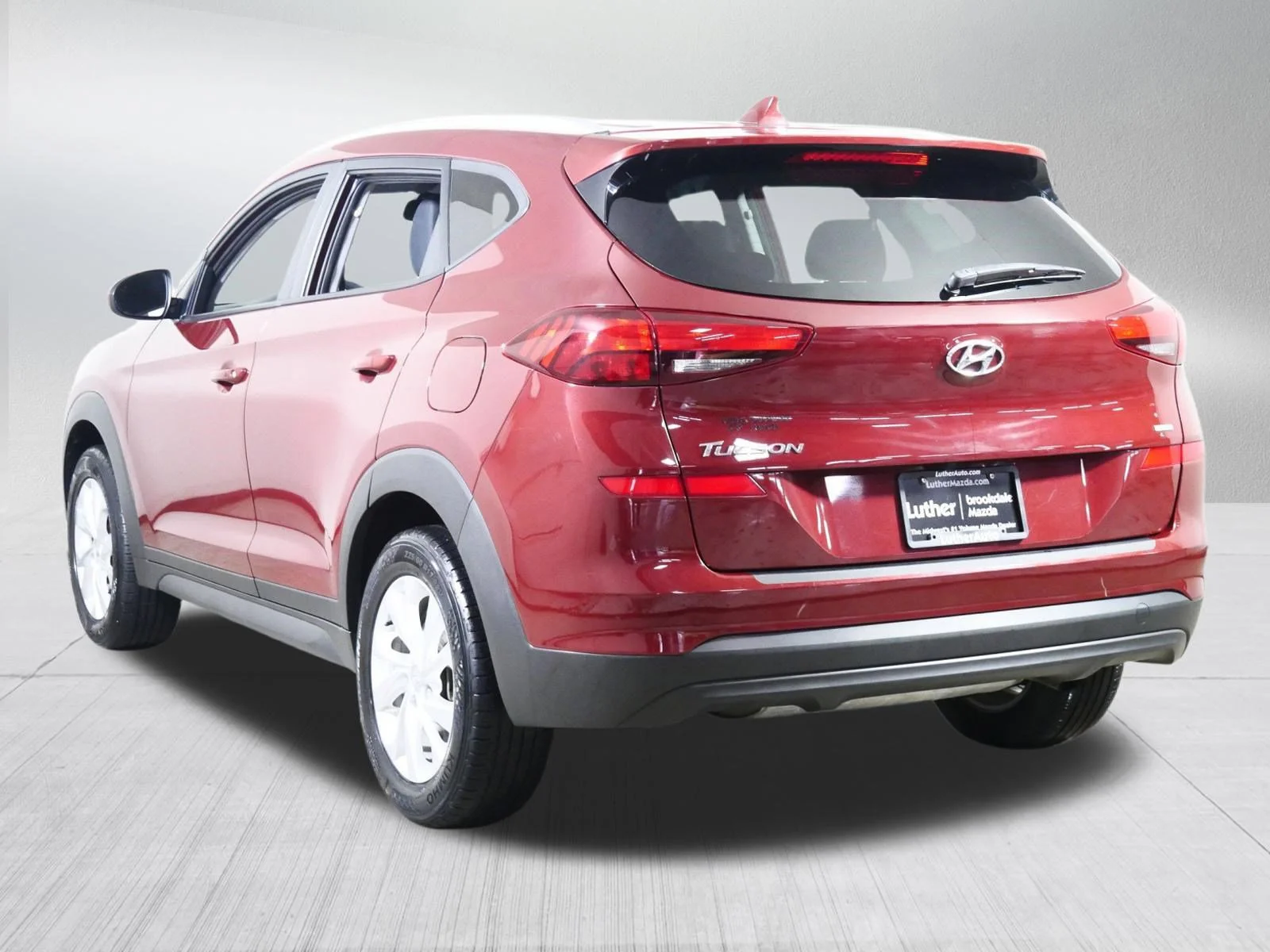 Used 2019 Gemstone Red Hyundai Value image 5