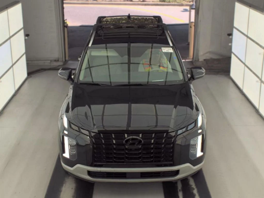 Used 2023 Moonlight Hyundai Limited image 2