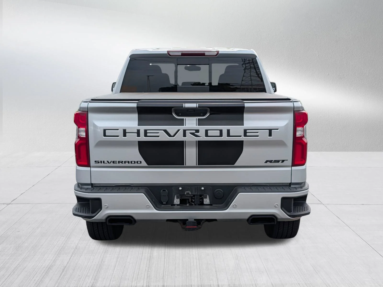 Used 2022 Silver Ice Metallic Chevrolet RST image 6