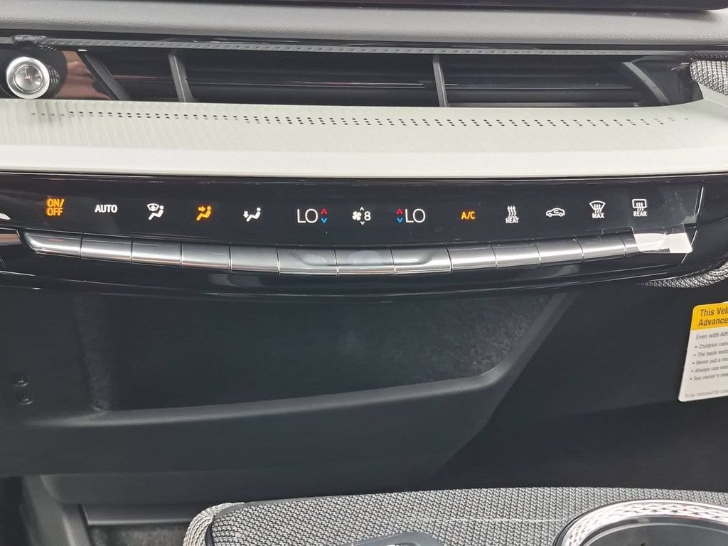 2027 Cadillac OPTIQ Luxury - Photo 12