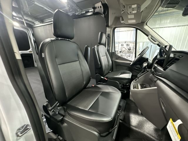 New 2026 Oxford White Ford Cargo Van image 32