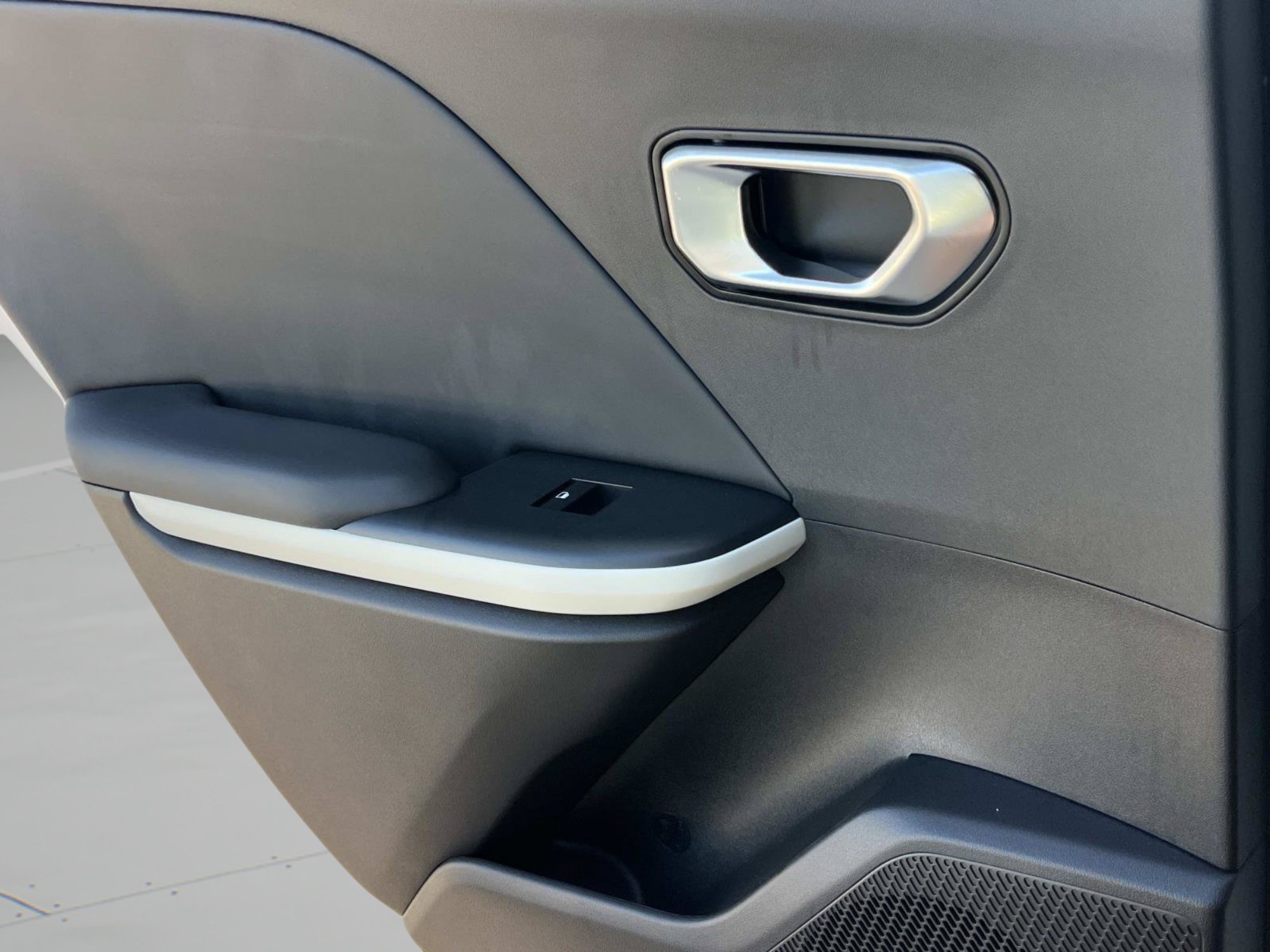 New 2026 Snow White Pearl Kia GT-Line image 17