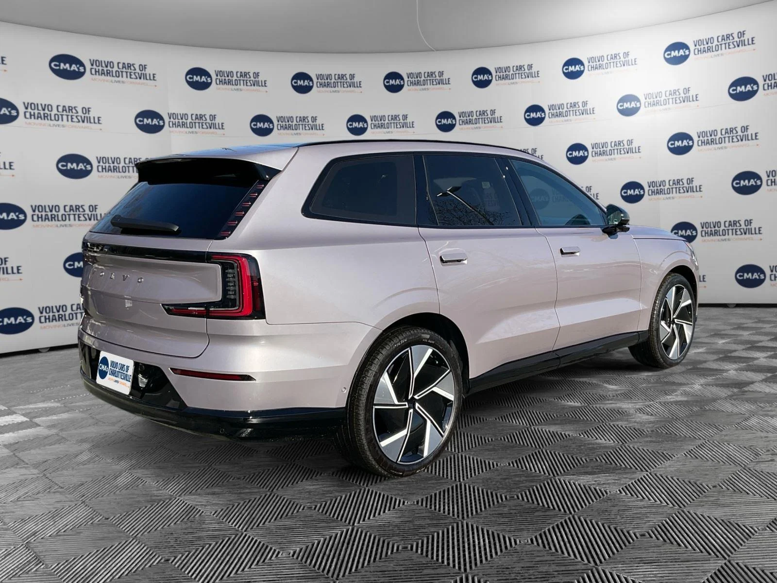 New 2026 Aurora Silver Volvo Ultra image 5