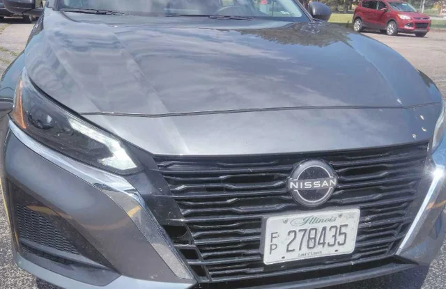 Used 2025 Gun Metallic Nissan 2.5 SV image 2