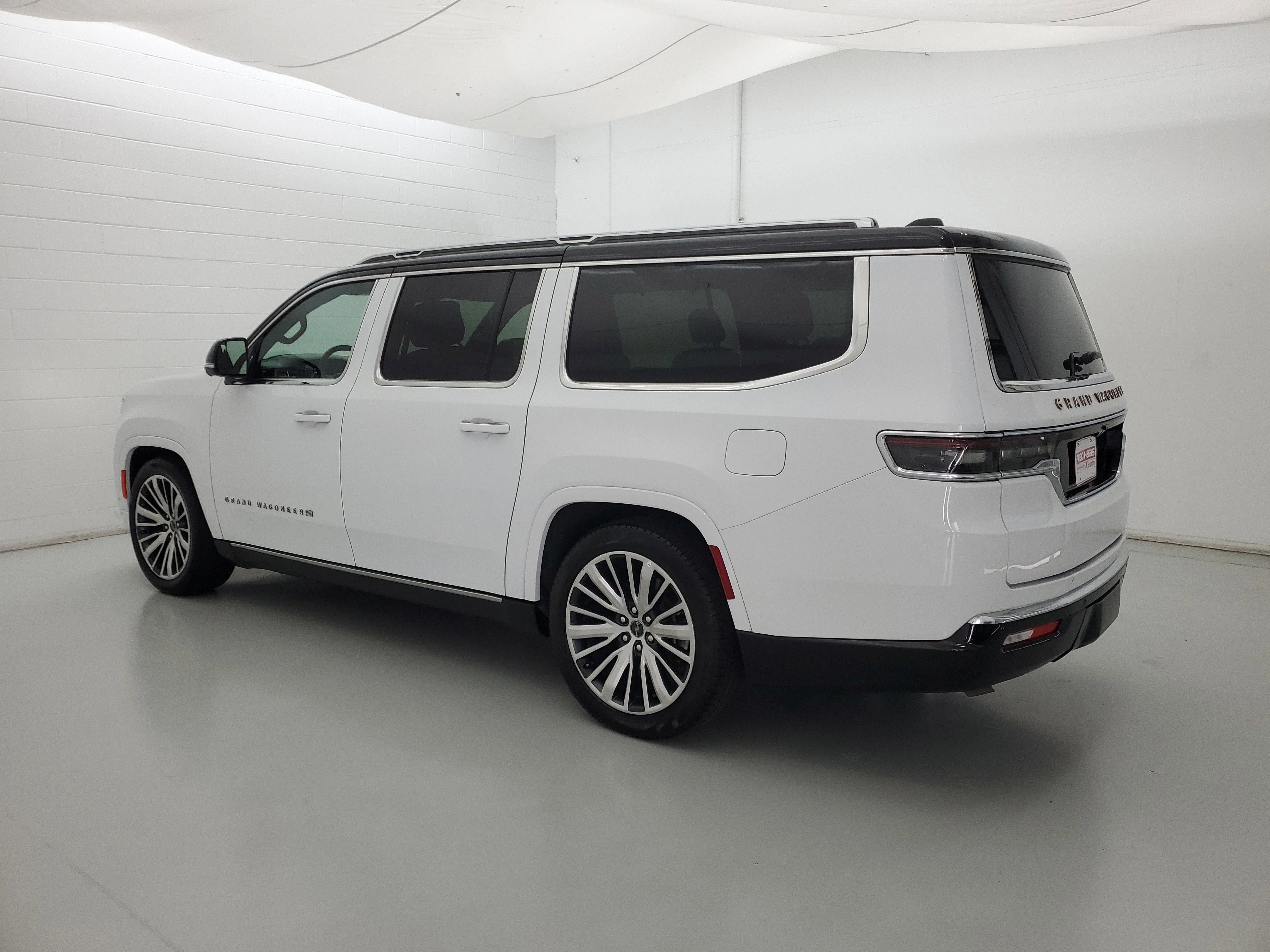 2024 Jeep Grand Wagoneer L Series III - Photo 7