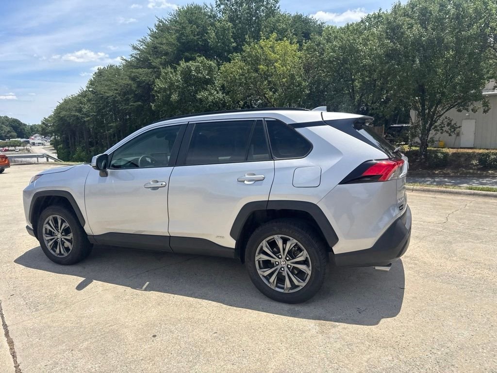 Used 2023 Silver Toyota XLE Premium image 12