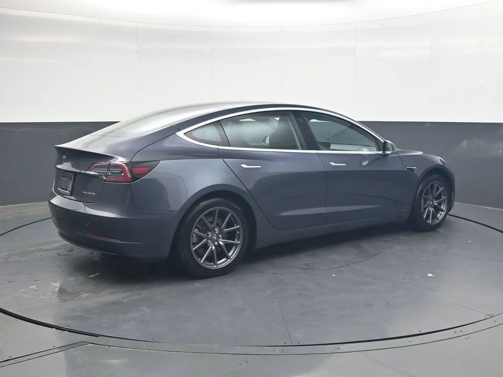 Used 2020 Midnight Silver Metallic Tesla Long Range image 4