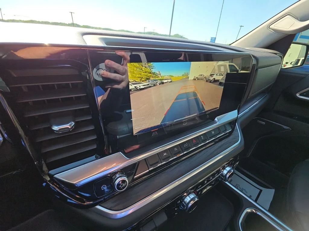 Used 2022 Black GMC SLT image 17