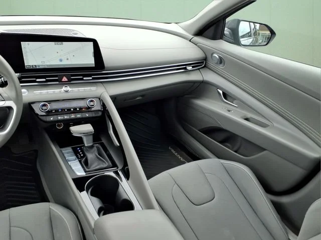 Used 2024 Gray Hyundai SEL image 21