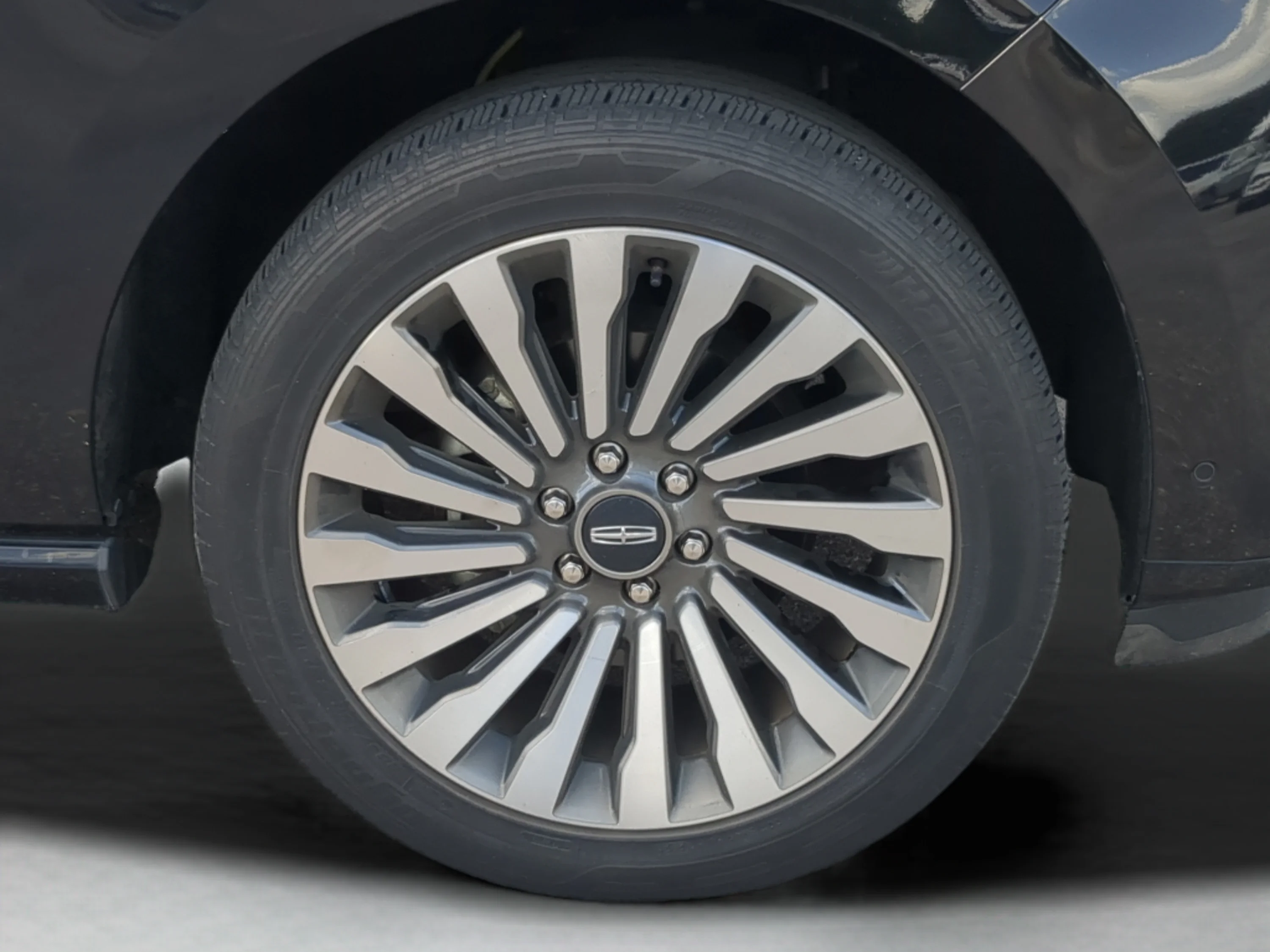 Used 2021 Black Lincoln Reserve image 10