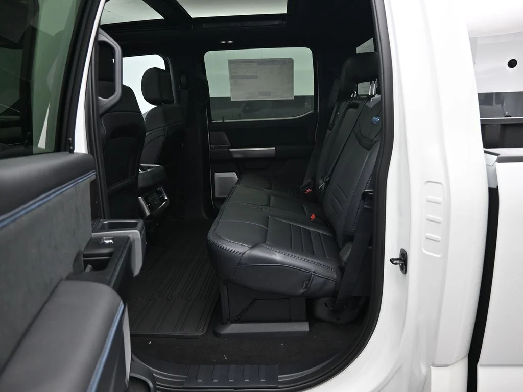 New 2026 Star White Metallic Tri-Coat Ford Platinum image 14