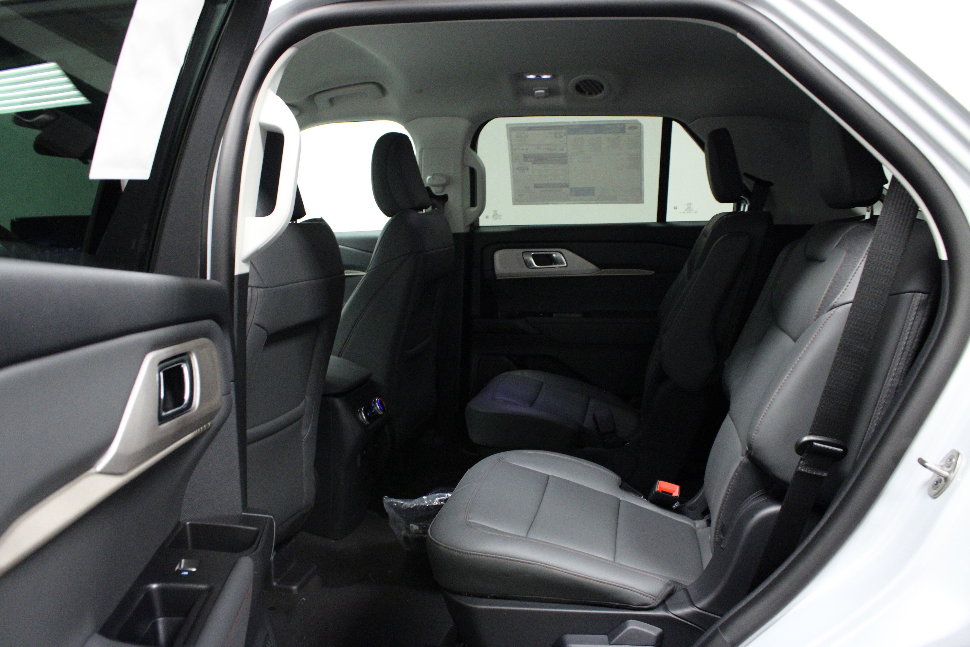 New 2026 Space White Metallic Ford Active image 13