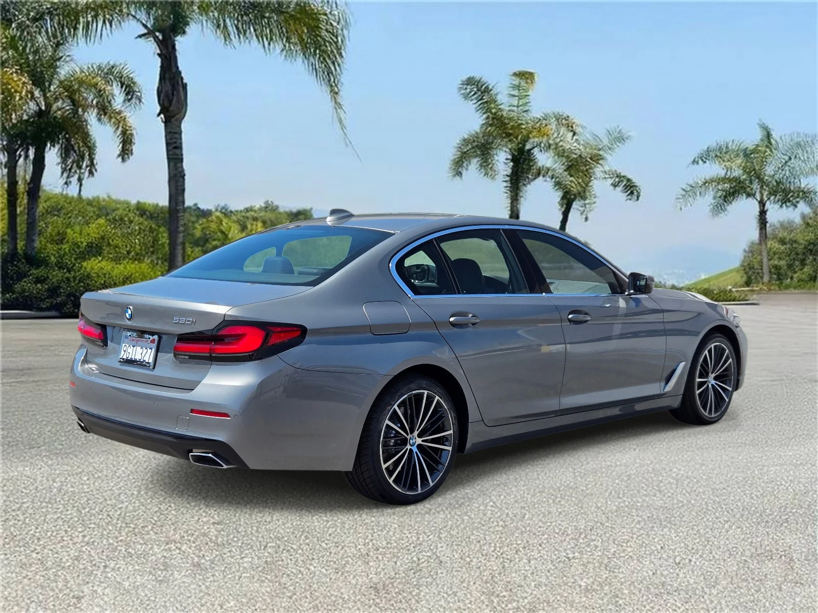 Used 2023 Skyscraper Gray Metallic BMW 530i Sedan image 5