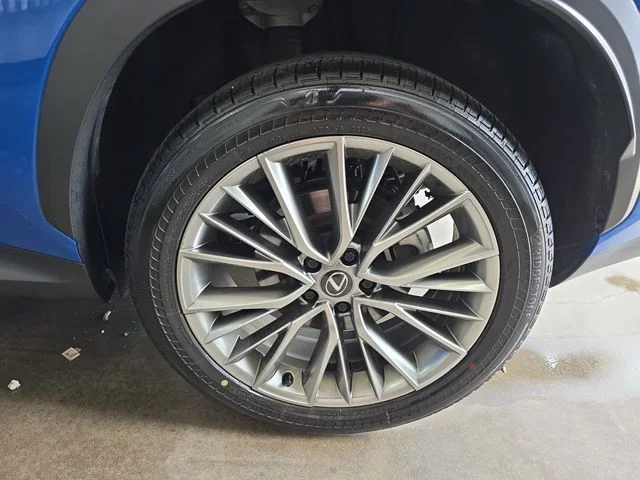 Certified Used 2025 GRECIAN WATER Lexus 350h Premium image 32