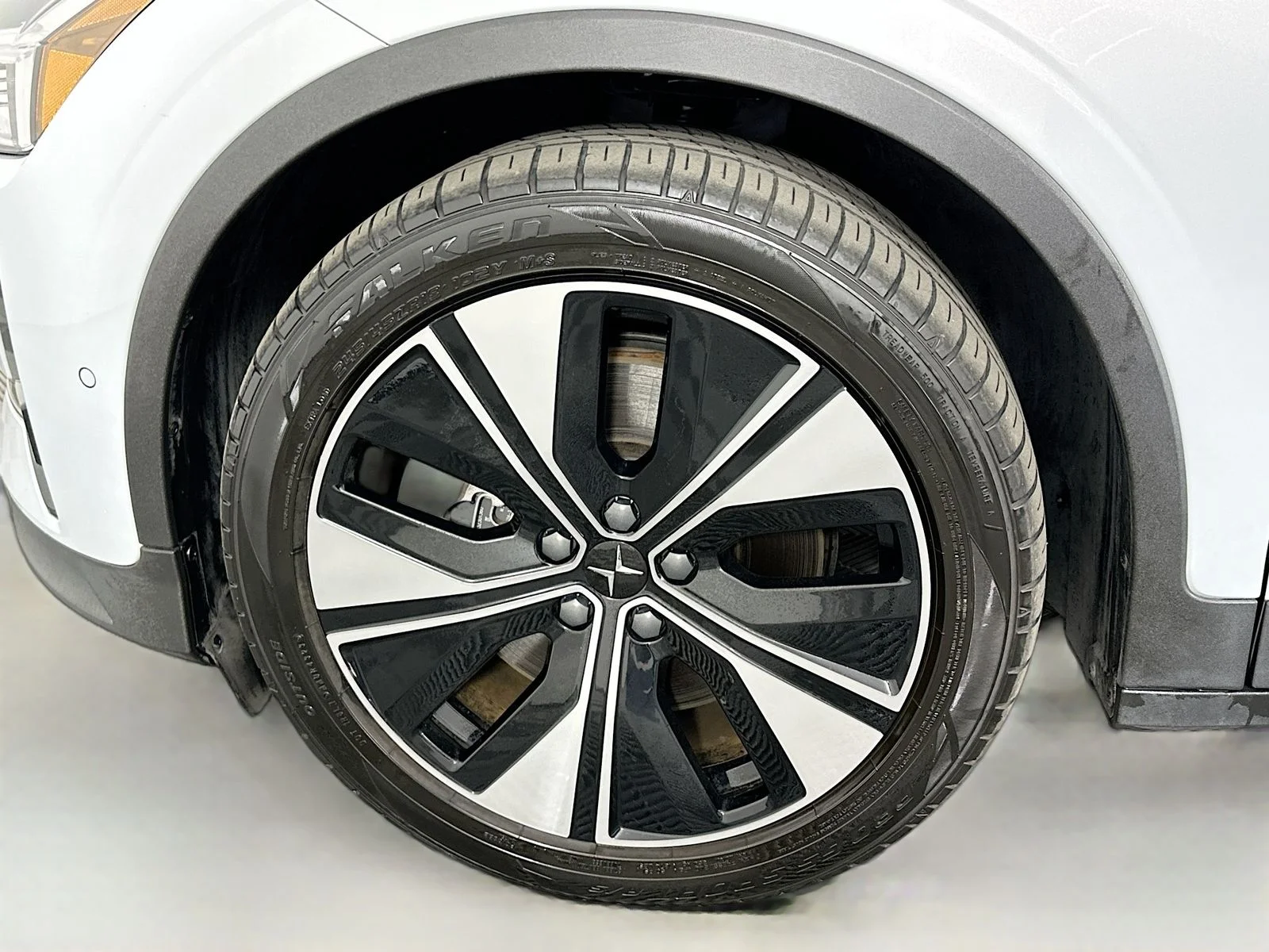 Used 2024 Magnesium Metallic Polestar Long Range Dual Motor image 31