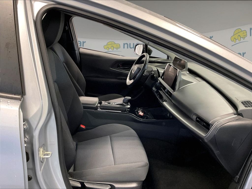 Used 2025  Toyota LE image 11