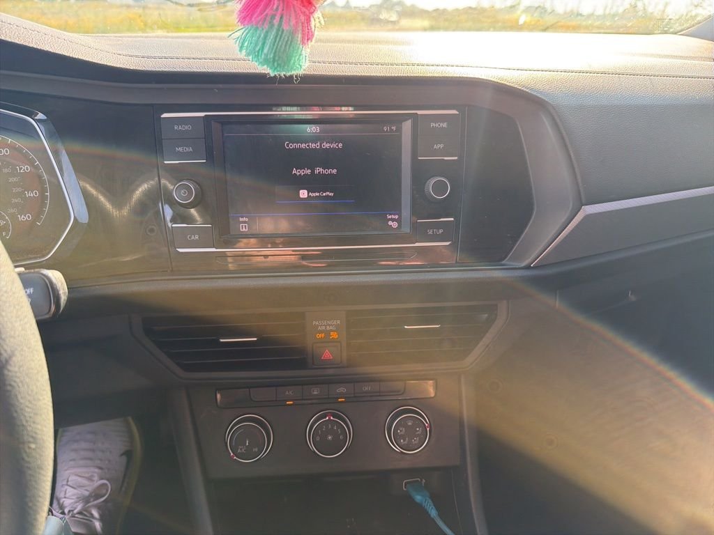 Used 2019 Gray Volkswagen 1.4T S image 11