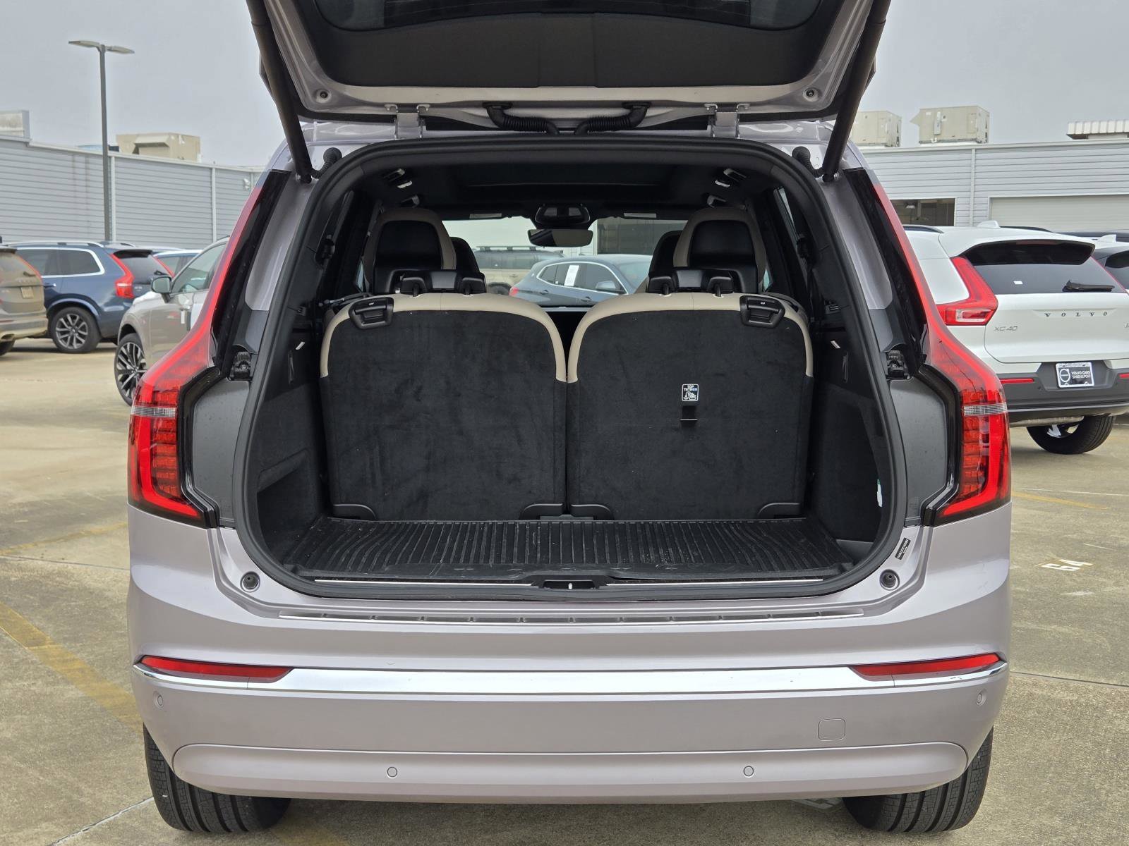 2026 Volvo XC90 Ultra - Photo 11