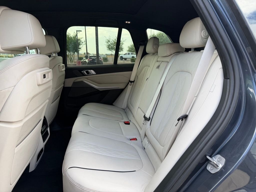 Used 2022 Gray BMW M50i image 16