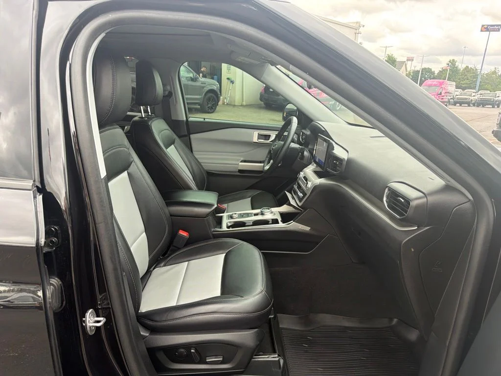 Used 2023 Black Ford XLT image 37