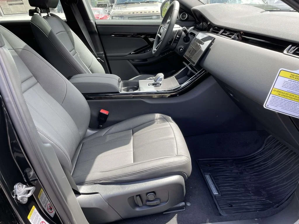 New 2026 Santorini Black Land Rover S image 21