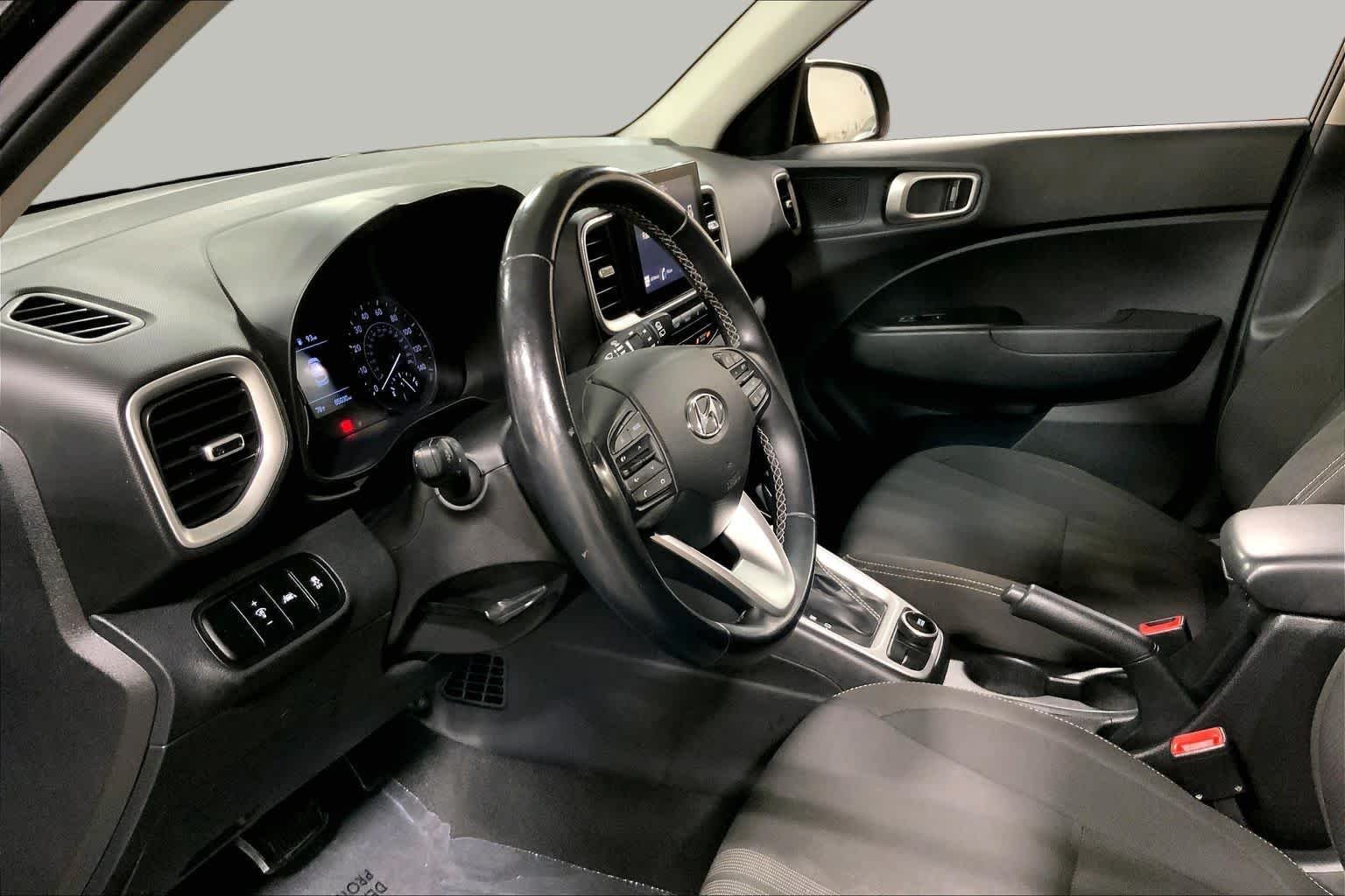 Used 2022 Black Noir Pearl Hyundai SEL image 34