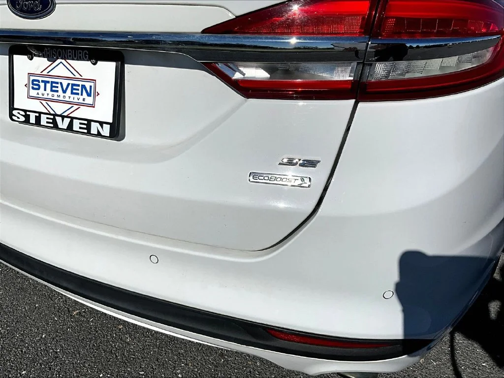 Used 2018 Oxford White Ford SE image 28