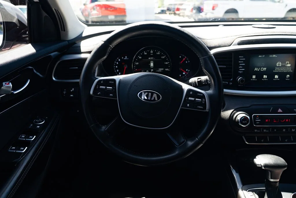 Used 2020 White Kia EX image 11
