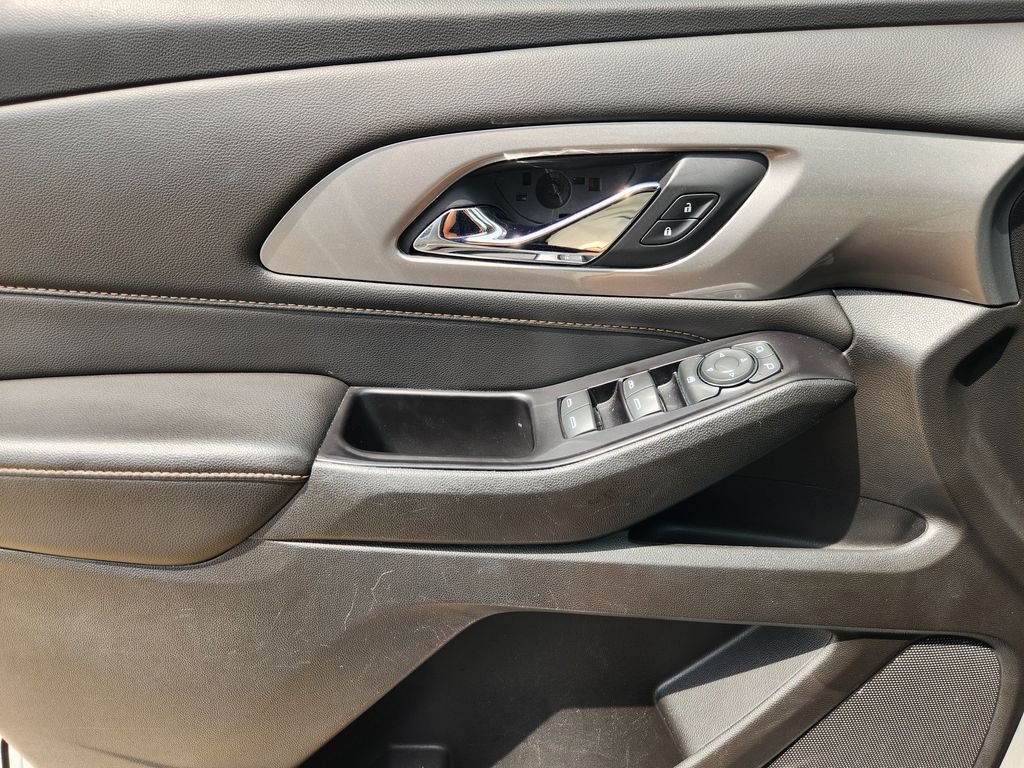 Used 2019 Silver Ice Metallic Chevrolet LT Cloth image 22