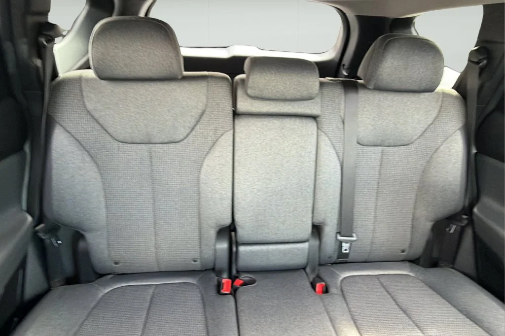 Used 2023 Gray Hyundai SEL image 12