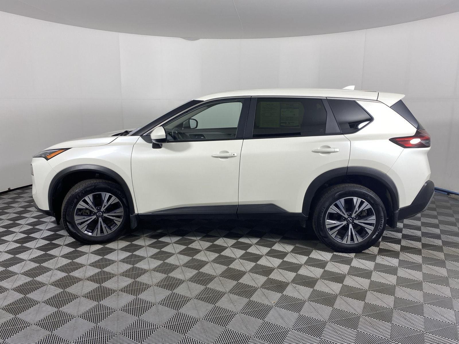 Used 2023 Pearl White Tricoat Nissan SV image 4