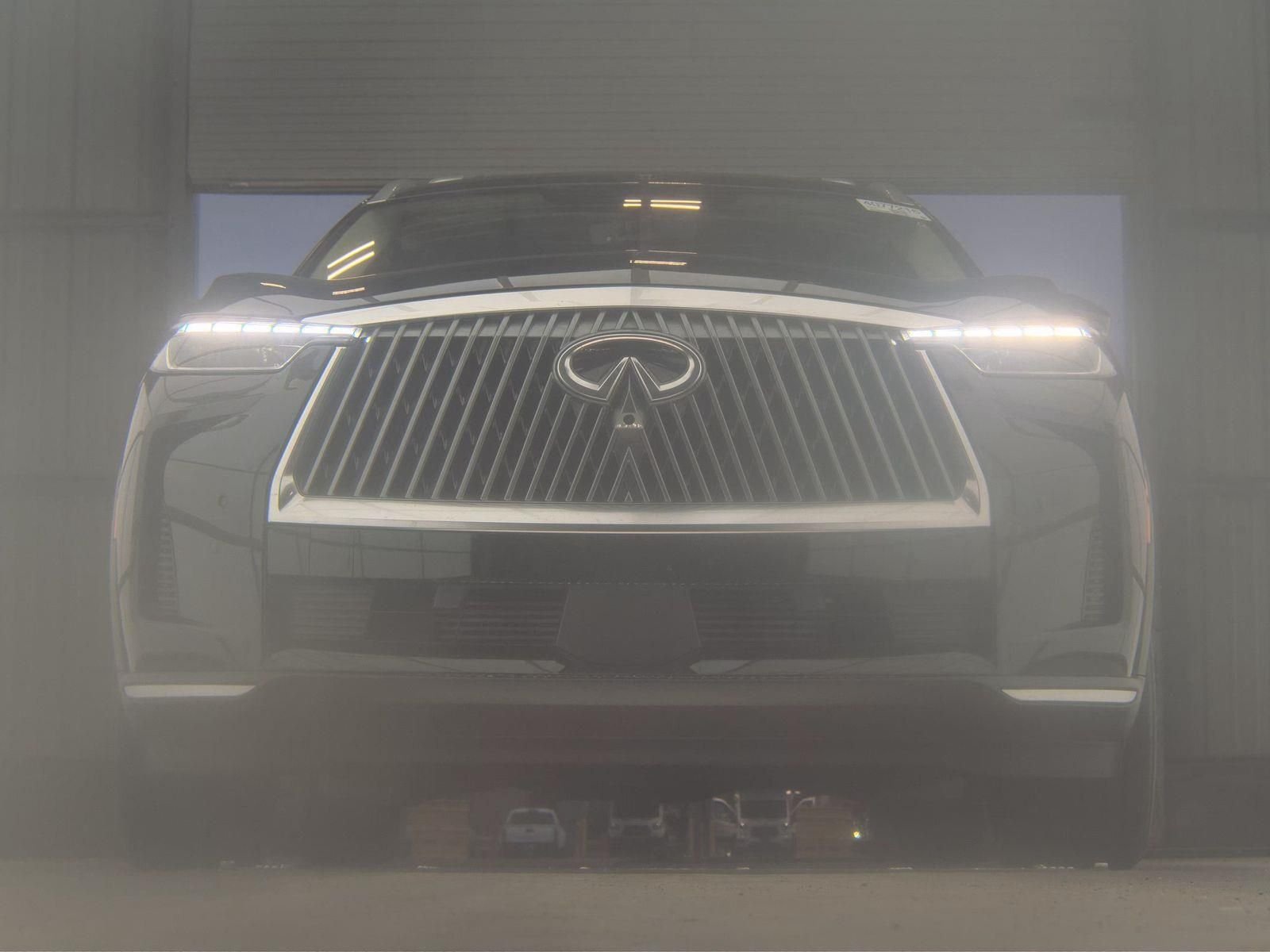 Certified Used 2026 Black INFINITI LUXE image 9