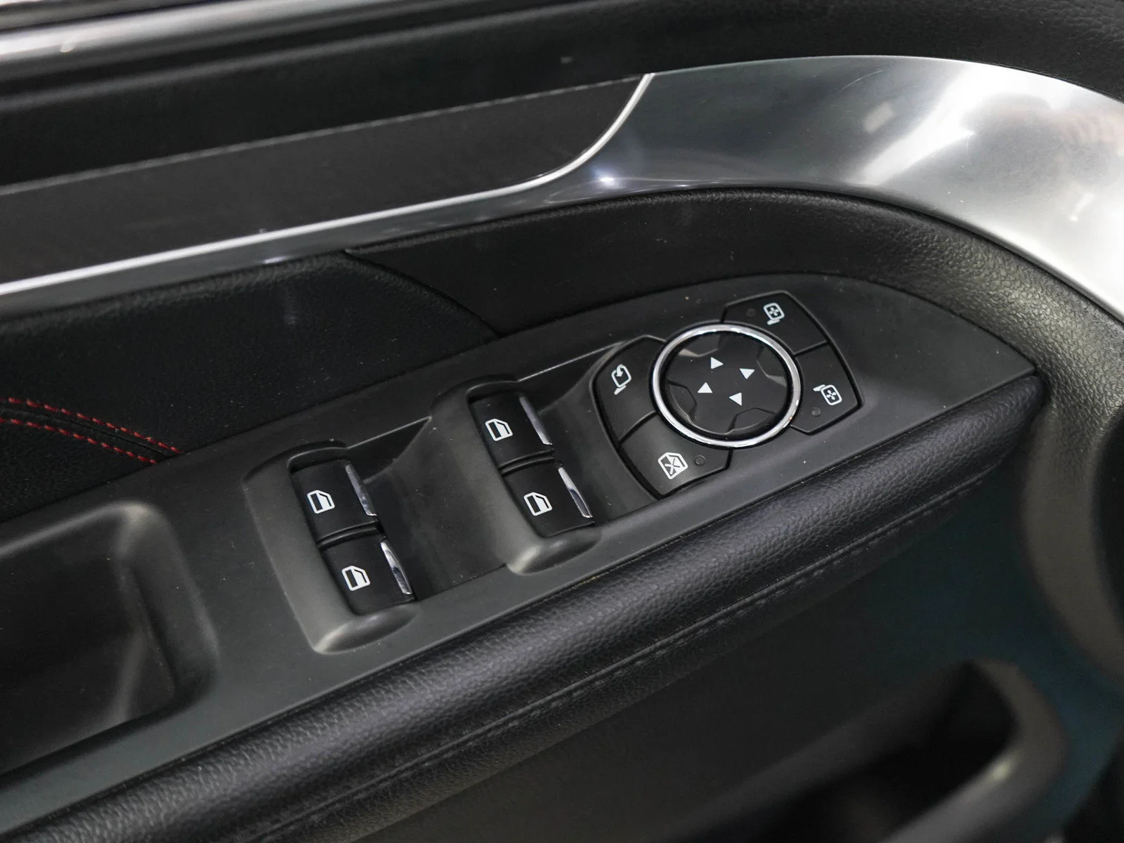Used 2017 Quartz Metallic Ford Sport image 21