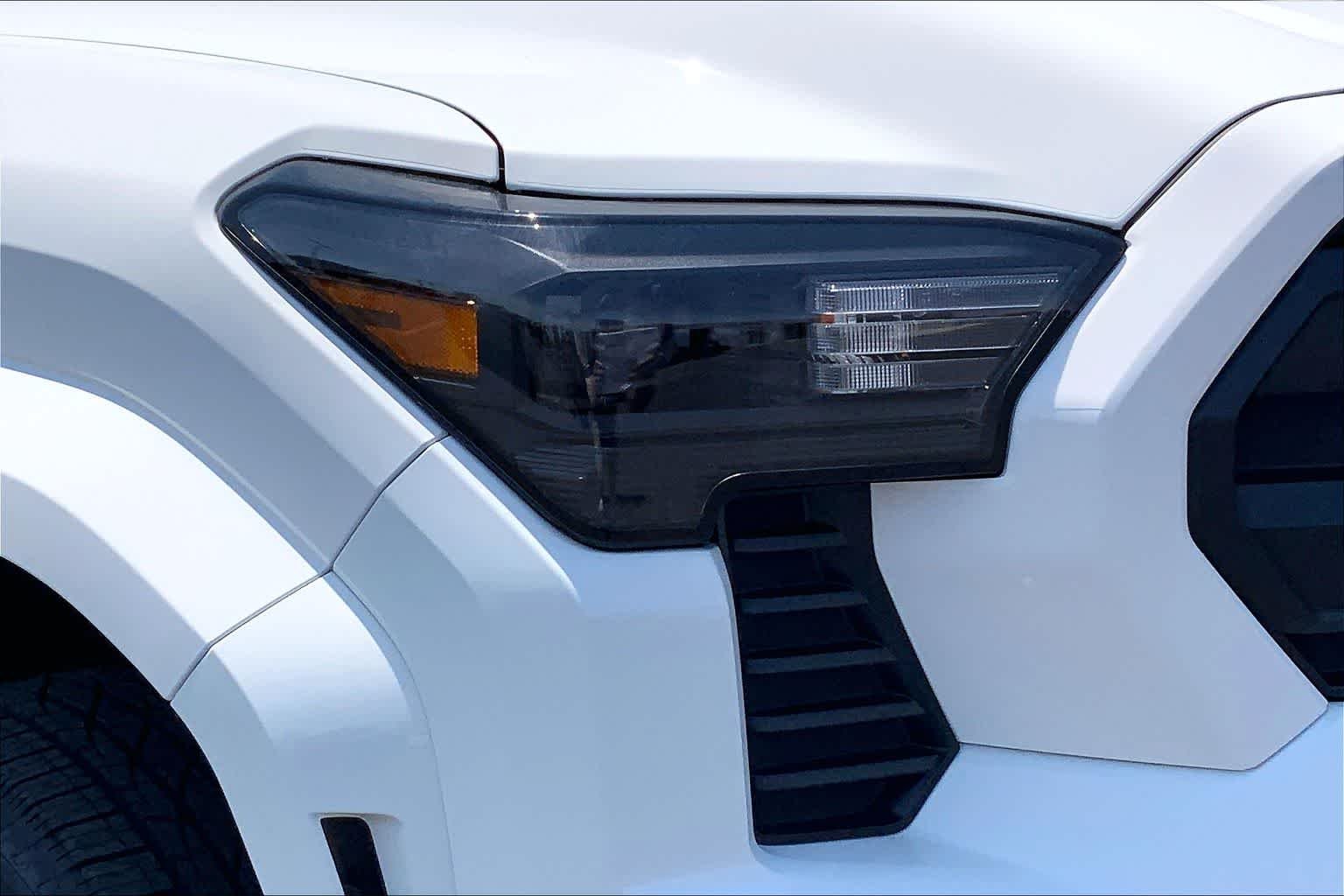 2026 Toyota Tacoma SR5 - Photo 13