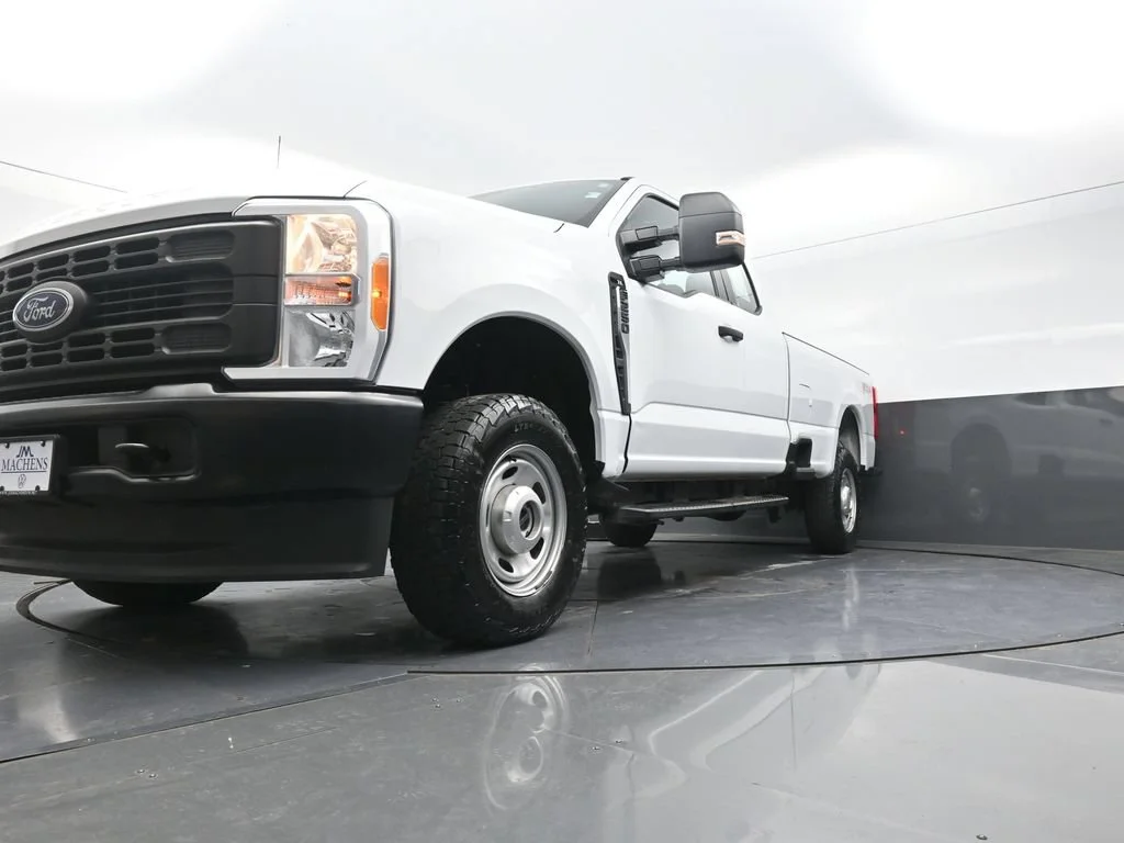 Used 2023 White Ford XL image 23