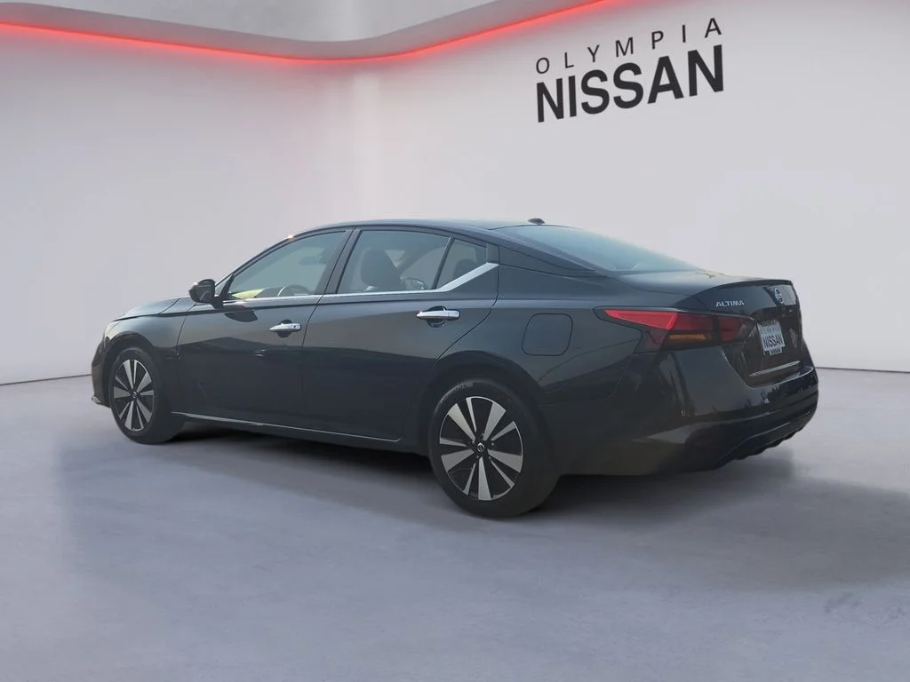 Used 2022 Blue Nissan 2.5 SV image 4