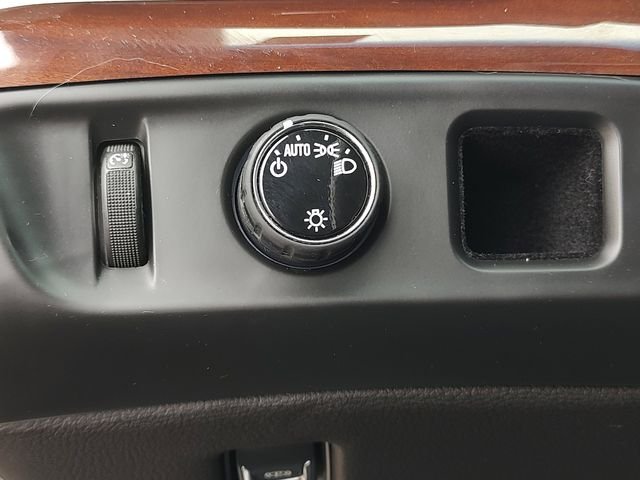 Used 2019 White Cadillac Premium Luxury image 34