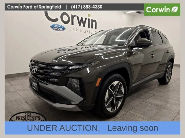 Used 2025 Green Hyundai SEL image 1
