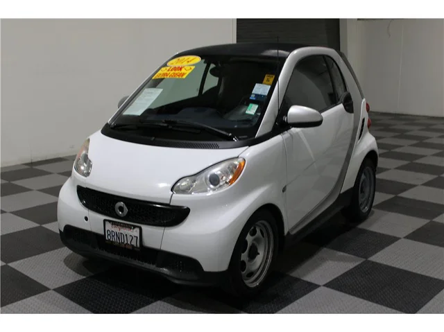Pre-Owned 2014 smart fortwo Pure Hatchback Coupe 2D